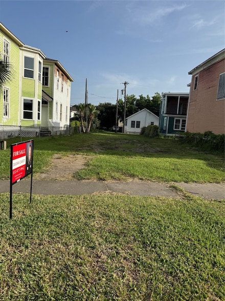 1604 Market St, Galveston, TX 77550
