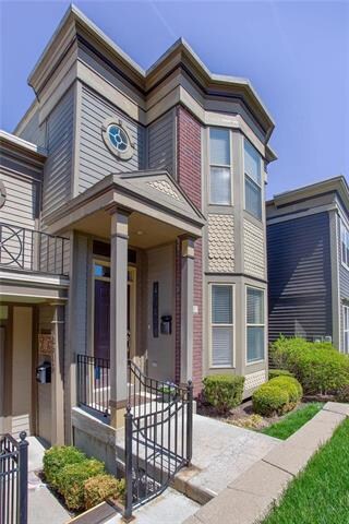 2911 Walnut St, Kansas City, MO 64108