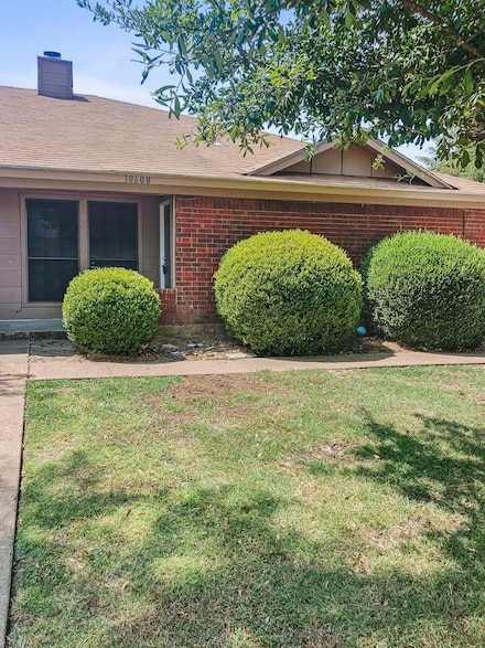 10600 Shadywood Dr, Fort Worth, TX 76140