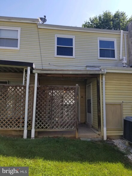16 Eli Ct, Reading, PA 19607