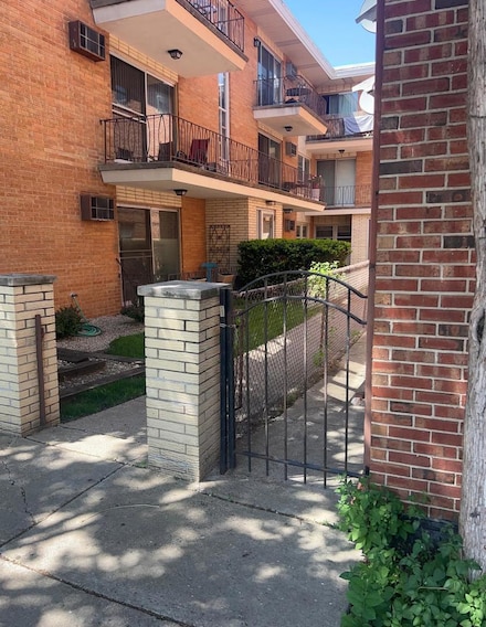 3914 W 63rd St Unit 3B, Chicago, IL 60629