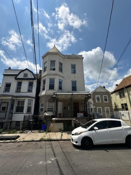56 Vanderpool St, Newark, NJ 07114