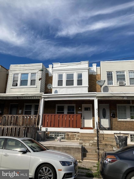 4735 Meridian St, Philadelphia, PA 19136