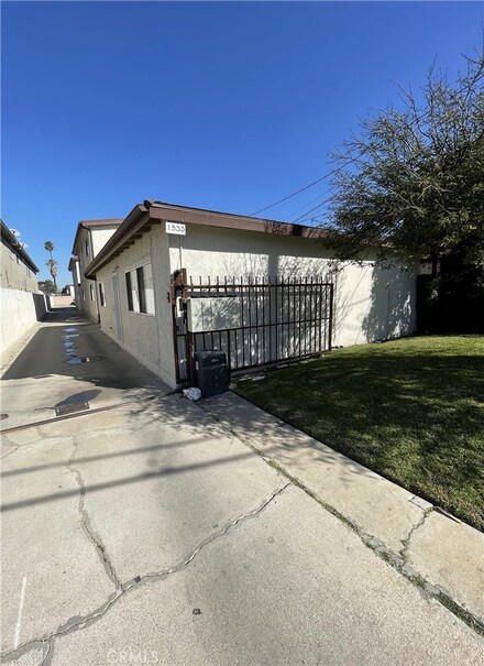 1533 Plaza Del Amo, Torrance, CA 90501