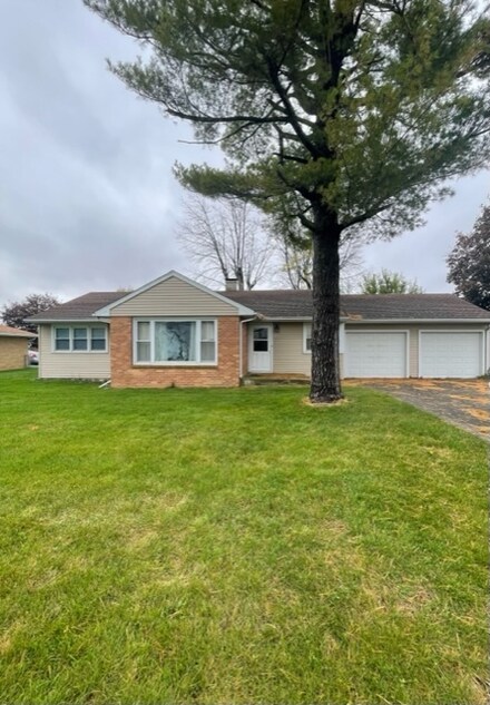 310 Columbus Rd, Streator, IL 61364