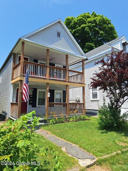 395 4th Ave, Troy, NY 12182
