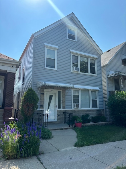 2249 N Long Ave, Chicago, IL 60639