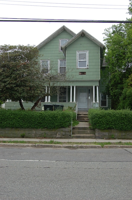 26 Jefferson Ave, New London, CT 06320