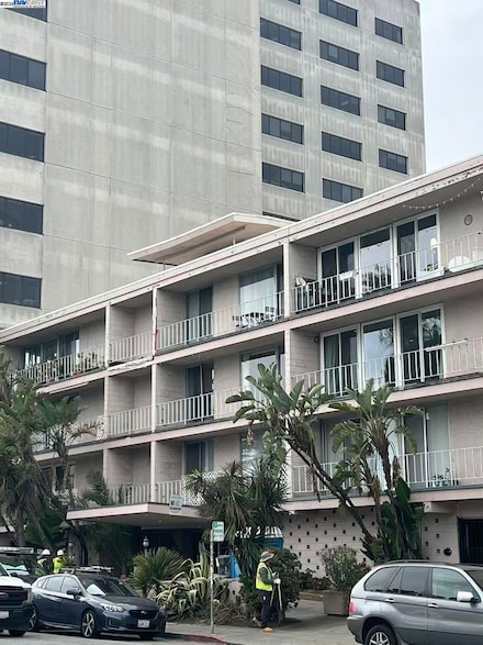 1425 Lakeside Dr Unit 201, Oakland, CA 94612