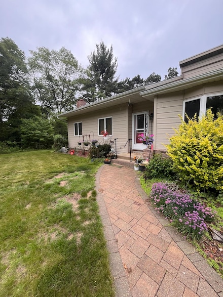 1103 N Moonlight Dr, Altoona, WI 54720