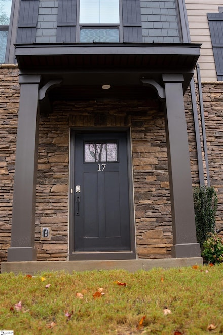 17 Rollins Ave, Greenville, SC 29607