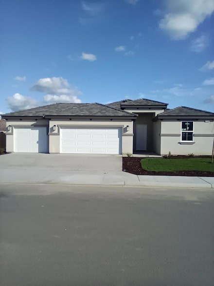 1167 Dandelion Ln, Madera, CA 93638