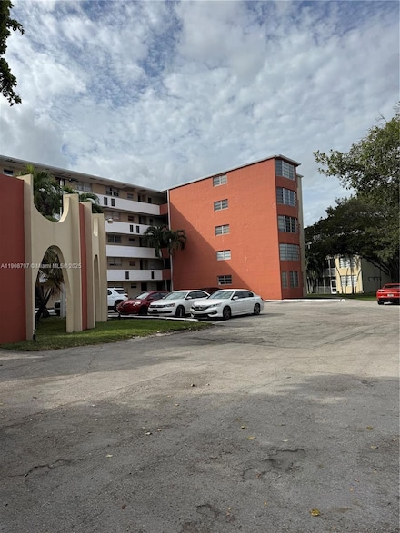 1700 NE 191st St Unit 511, Miami, FL 33179