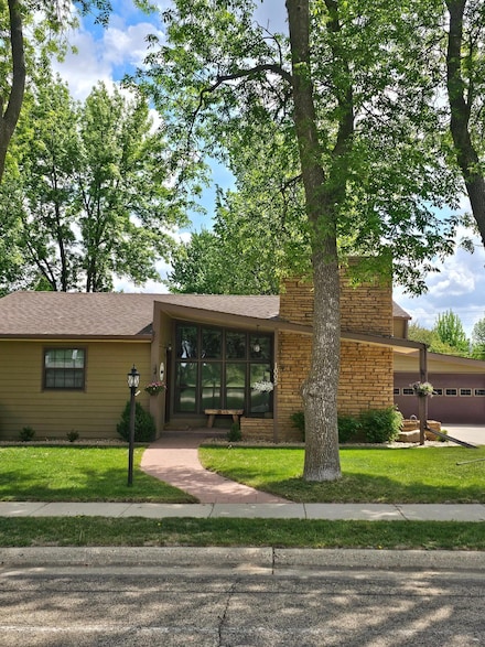 1005 8th Ave SW, Pipestone, MN 56164