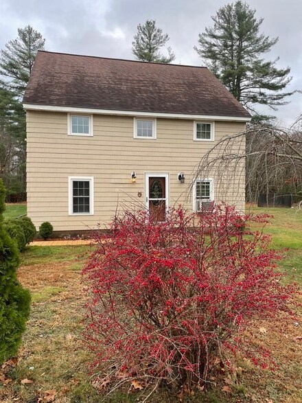 43 Madden Rd, West Brookfield, MA 01585