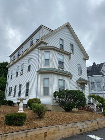 270 Hilldale Ave, Haverhill, MA 01832