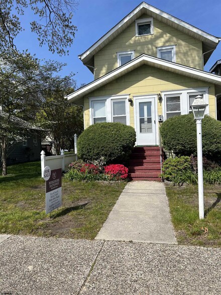 427 Davis Ave, Northfield, NJ 08225