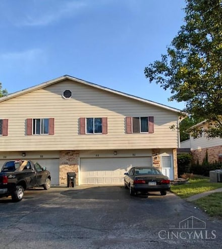 2454 Mustang Dr, Cincinnati, OH 45211