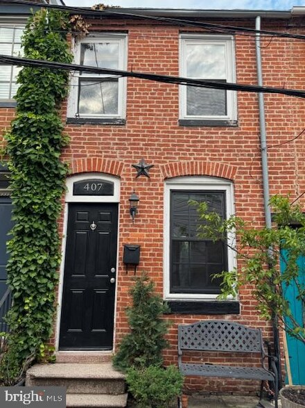 407 S Chapel St, Baltimore, MD 21231