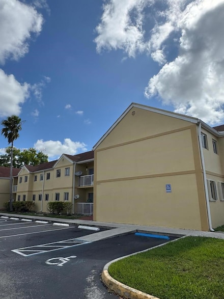 13810 SW 112th St Unit 208, Miami, FL 33186