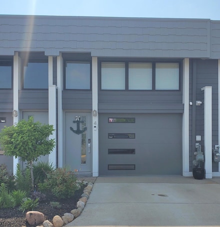 144 Dunkley Ave Unit 4, South Haven, MI 49090