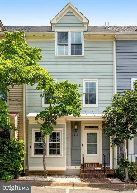 111 River Rd, Occoquan, VA 22192