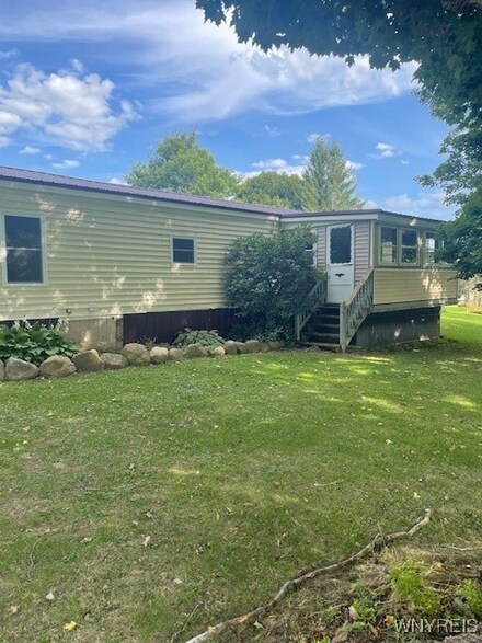 76 N Water St, Gainesville, NY 14066