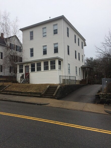 175 Vernon St, Worcester, MA 01610