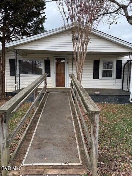 920 Hopson St, Johnson City, TN 37601