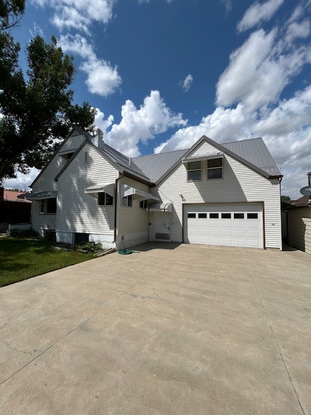 130 W Quincy Ave, Chester, MT 59522