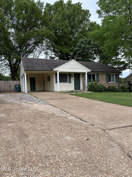1631 Brookhaven Dr, Southaven, MS 38671