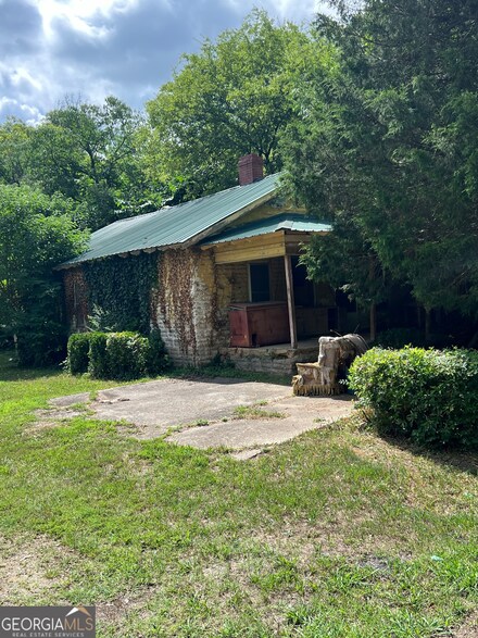 189 Sycamore St, Rockmart, GA 30153