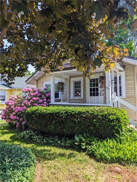 124 Grove St, North Syracuse, NY 13212