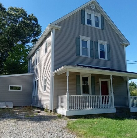 2 Quanapaog Rd, Freetown, MA 02347