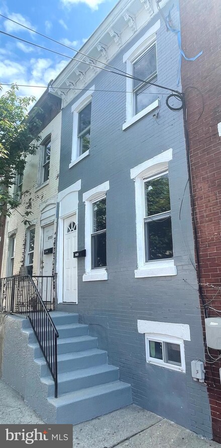2751 C St, Philadelphia, PA 19134