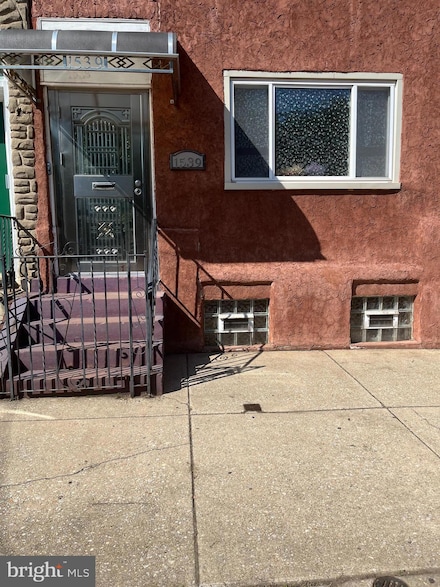 1539 W Thompson St, Philadelphia, PA 19121