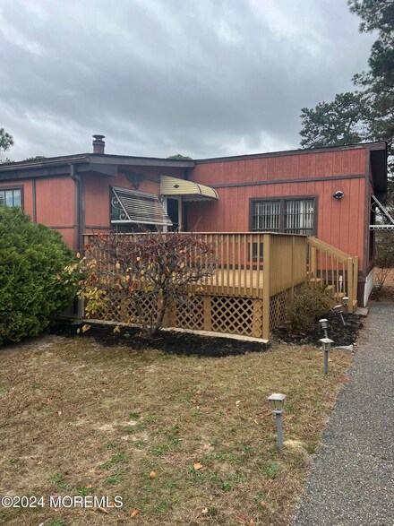 5 Eagle Dr, Whiting, NJ 08759