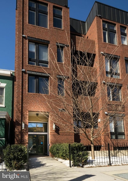 245 15th St SE Unit 405, Washington, DC 20003
