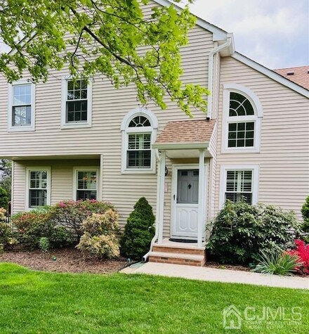 121 Castle Pointe Blvd, Piscataway, NJ 08854