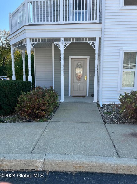 701 Heather Ln, Altamont, NY 12009