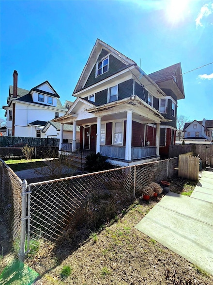 104-60 89th Ave, Jamaica, NY 11418