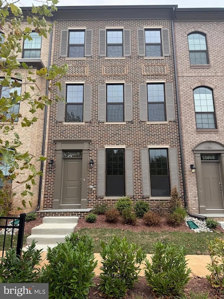 12586 Ovation Dr, Fairfax, VA 22033