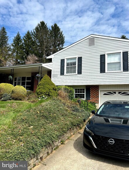 6 Woodsman Dr, Newark, DE 19711