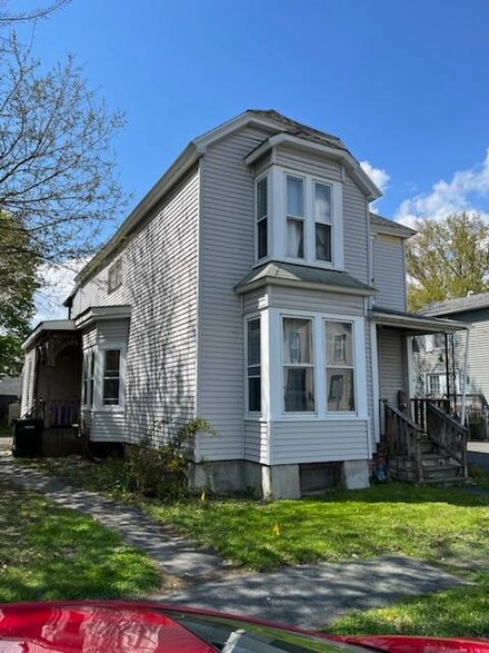 641 6th Ave, Troy, NY 12182