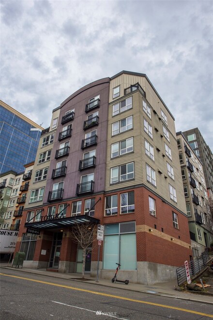 108 5th Ave S Unit 704, Seattle, WA 98104
