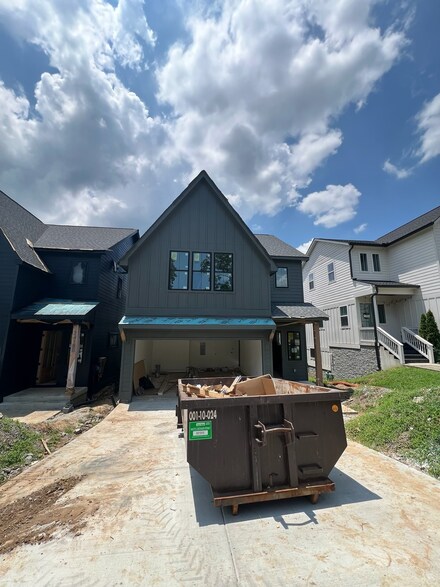 2418 Chapman Dr, Nashville, TN 37206