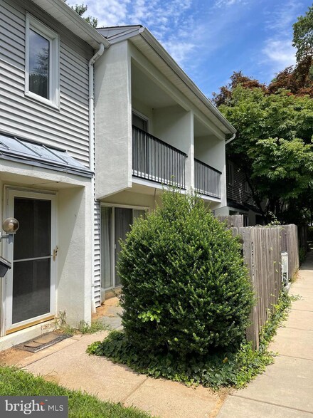 288 W Chelsea Cir, Newtown Square, PA 19073