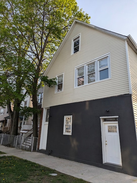8344 S Brandon Ave, Chicago, IL 60617