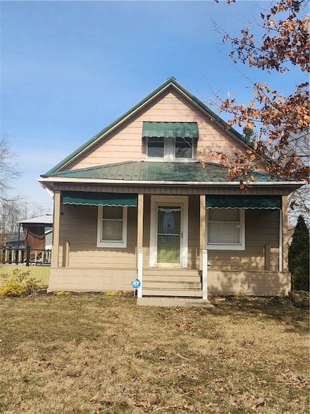 230 State Ave, Ellwood City, PA 16117