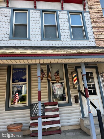 233 W Broad St, Tamaqua, PA 18252